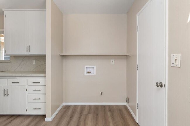 Gorgeous remodeled 3bd 2 bath home available in Clairemont photo 3