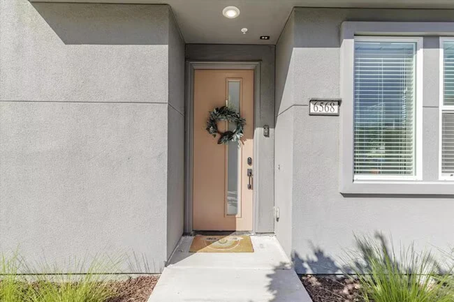 6568 Vision Ct San Jose, CA 95119 photo 2