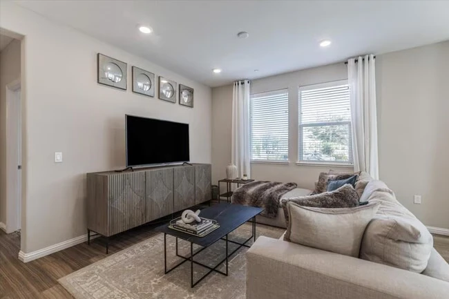 6568 Vision Ct San Jose, CA 95119 photo 3