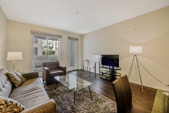 10635 Calle Mar De Mariposa San Diego, CA 92130 photo 2