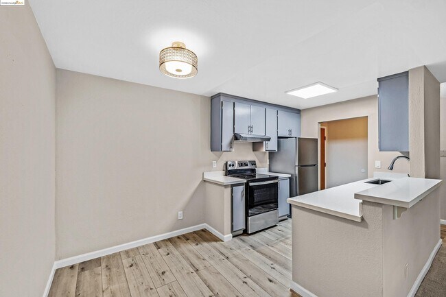 66 Fairmount Avenue, Oakland, CA 94611 photo 3