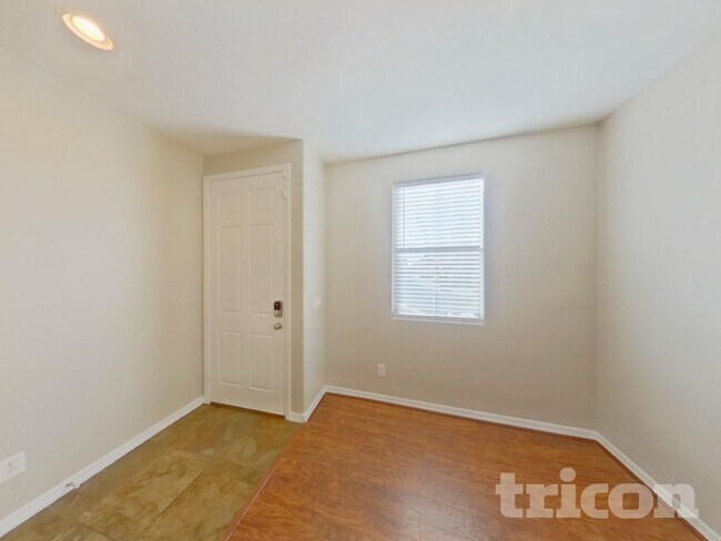 451 S Hawes Rd Mesa, AZ 85208 photo 3
