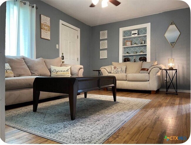 284 Perryman St New Braunfels, TX 78130 photo 2
