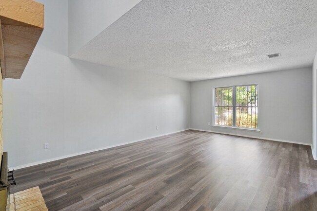 11809 Eubank Dr Austin, TX 78758 photo 5
