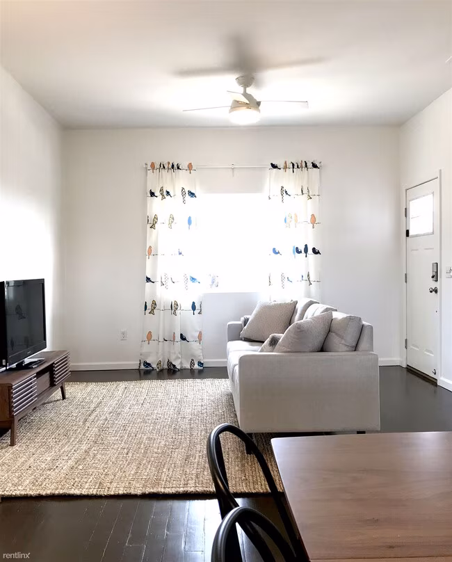 2005 Crosby Ave Oakland, CA 94601 photo 4