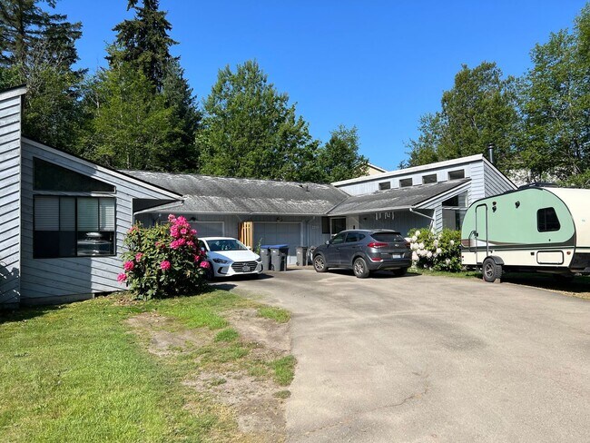 2211-2213 SE Sedgwick Rd Port Orchard, WA 98366 photo 3