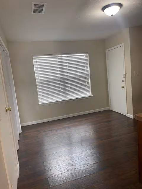908 Guadalupe St photo 4