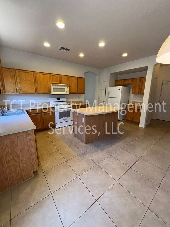 12827 W Modesto Dr Litchfield Park, AZ 85340 photo 4