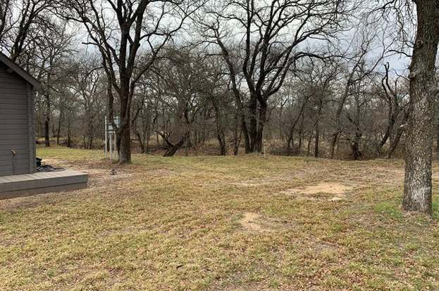 112 Shady Bend Court, Runaway Bay, TX 76426 photo 4