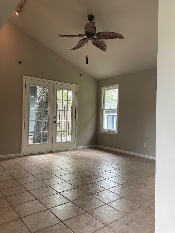 1402 Laurel St Georgetown, TX 78626 photo 3