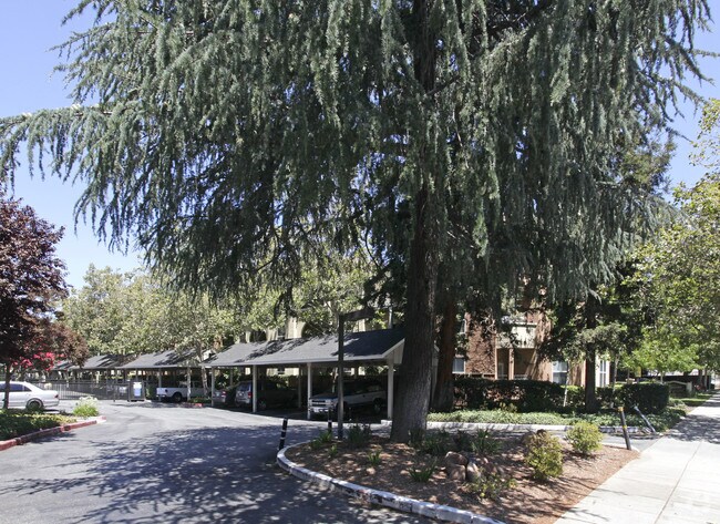GADBERRY COURTS photo 2