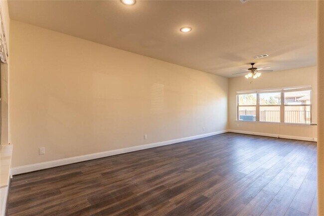 6822 Topaz Drive, Greenville, TX 75402 photo 3