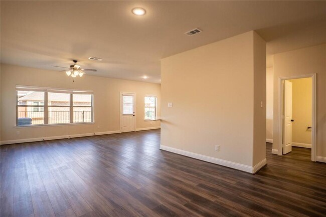 6822 Topaz Drive, Greenville, TX 75402 photo 4