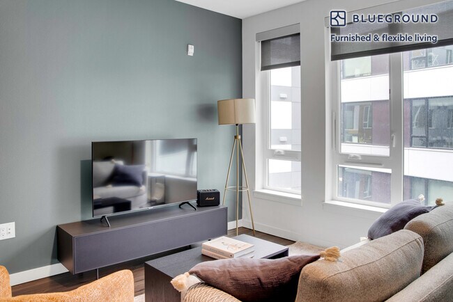 221 Minor Ave N Seattle, WA 98109 photo 2