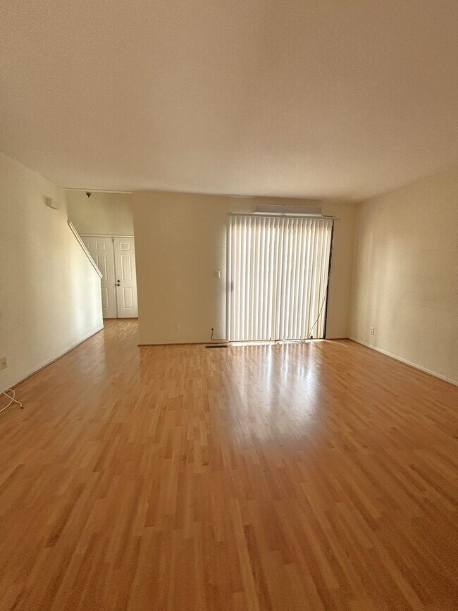 Beautiful Spacious Condo photo 5