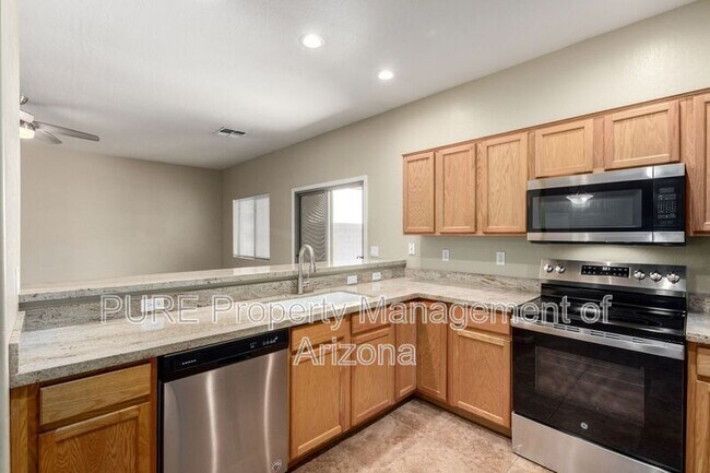 7048 W Lincoln St photo 4