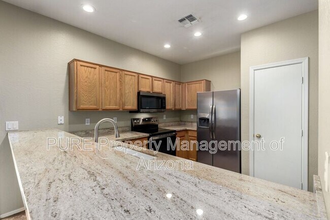 7048 W Lincoln St photo 5