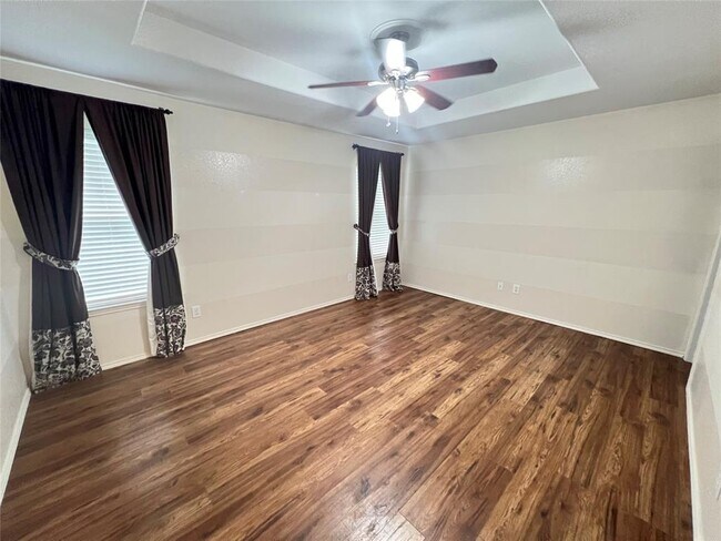 10040 Daly Dr Hurst, TX 76053 photo 4