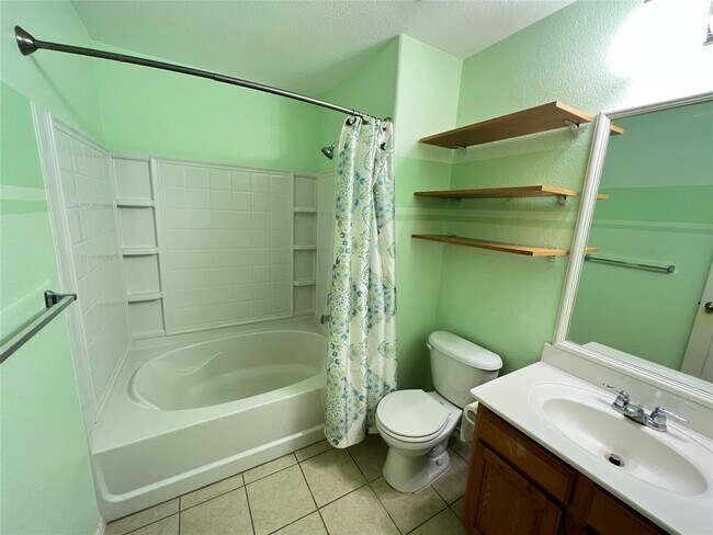 10040 Daly Dr Hurst, TX 76053 photo 5
