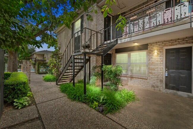 7900 Westheimer Rd Houston, TX 77063 photo 2