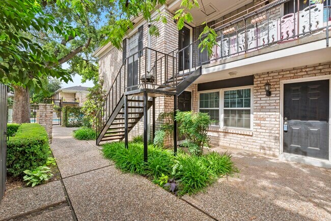 7900 Westheimer Rd Houston, TX 77063 photo 3