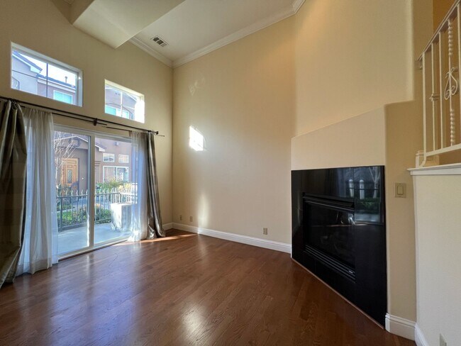 Bright 3 Bedroom 2.5 Bath Townhouse in San Jose photo 2