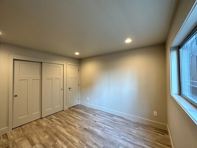 4731 12th Ave NE Seattle, WA 98105 photo 3