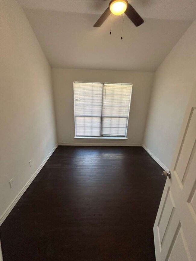 2805 Spanish Bay Lane, Dallas, TX 75253 photo 4
