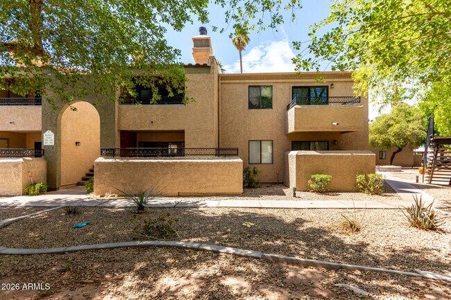 2935 N 68th St Scottsdale, AZ 85251 photo 2