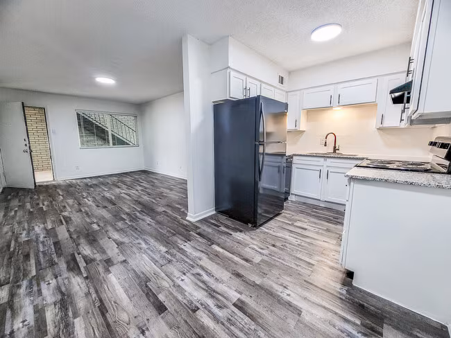 Avalon Apartments photo 3