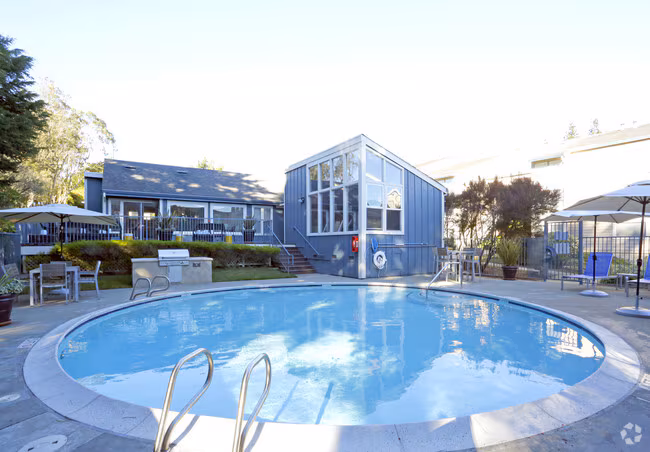 Skyline Heights Apartments photo 3