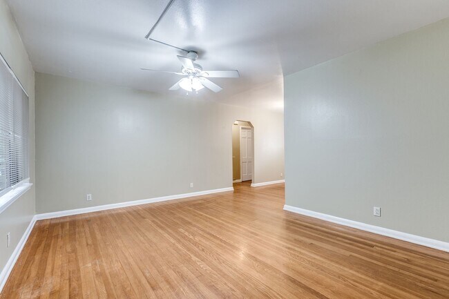 229 Natalen Ave San Antonio, TX 78209 photo 5