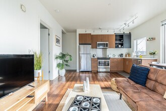 2407 E Union St Seattle, WA 98122 photo 2