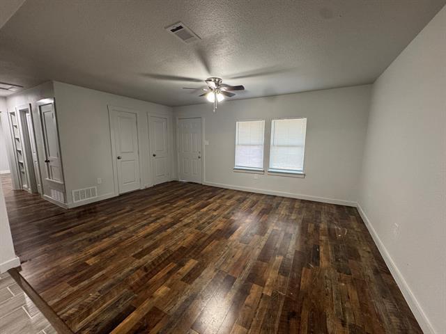 309 Hillcrest St Mansfield, TX 76063 photo 3