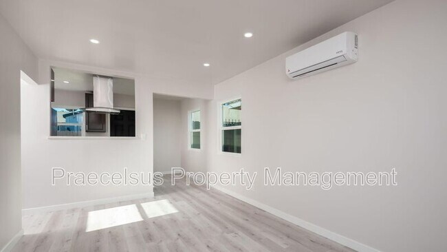 112 E 5th St photo 3