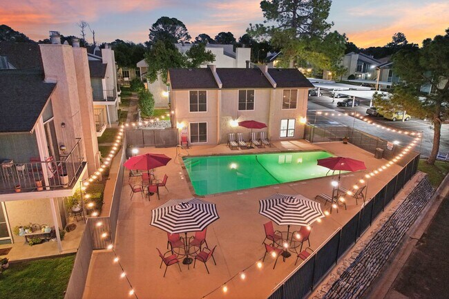 Hollyhills Apartments photo 4