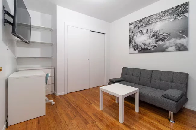 1666 3rd Ave New York, NY 10128 photo 4