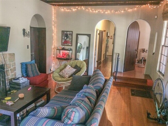3111 Harris Park Avenue, Austin, TX 78705 photo 3