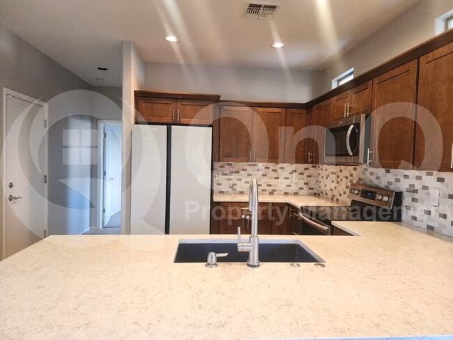 16914 N 50th Way Scottsdale, AZ 85254 photo 4