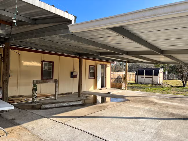 5104 39th St E Dickinson, TX 77539 photo 2