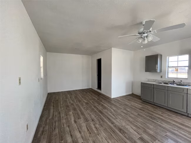 5104 39th St E Dickinson, TX 77539 photo 5