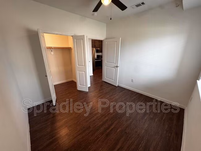 1124 W Ave O Belton, TX 76513 photo 5
