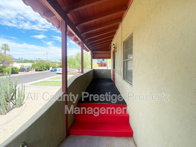 1117 East Whitton Avenue, Phoenix, AZ 85014 photo 2
