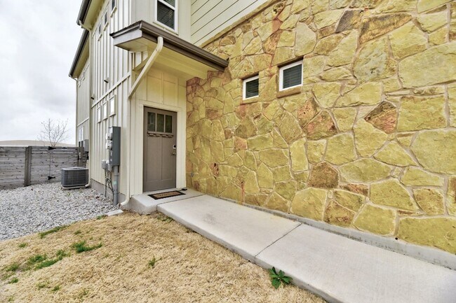 8921 Parker Ranch Cir Austin, TX 78748 photo 3