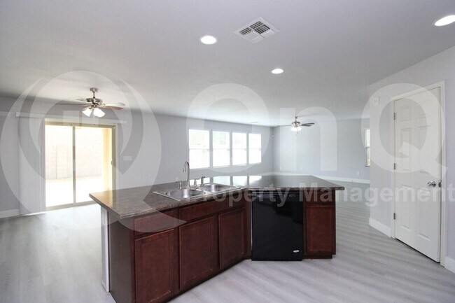 12039 West Range Mule Drive, Peoria, AZ 85383 photo 4