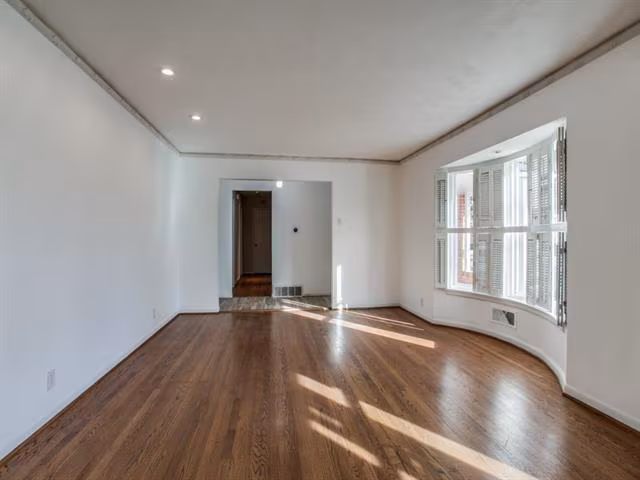 6327 Town Hill Lane, Dallas, TX 75214 photo 3