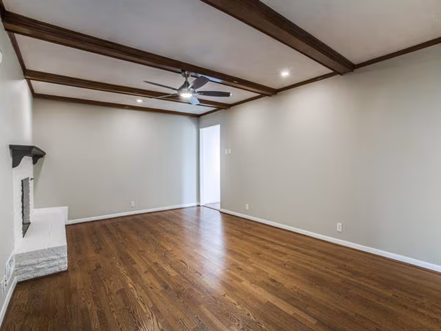 6327 Town Hill Lane, Dallas, TX 75214 photo 4
