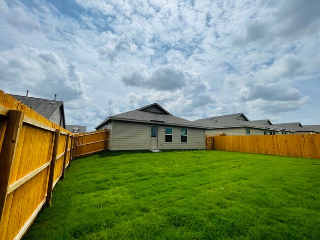 336 Ranchito Pass, Haslet, TX 76052 photo 2