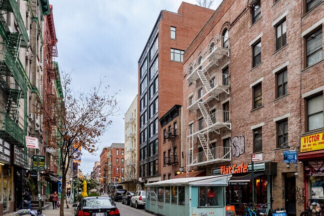199 Mott St New York, NY 10012 photo 2