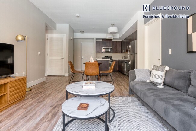 555 San Antonio Rd Mountain View, CA 94040 photo 3